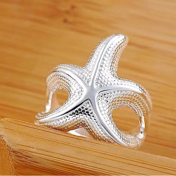 Sterling Silver Starfish Statement Ring - Picture 5 of 5